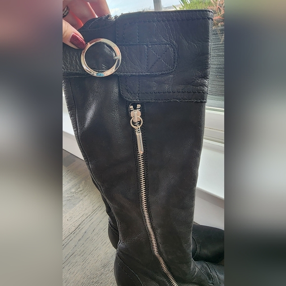 Tall leather boots - Picture 2 of 6